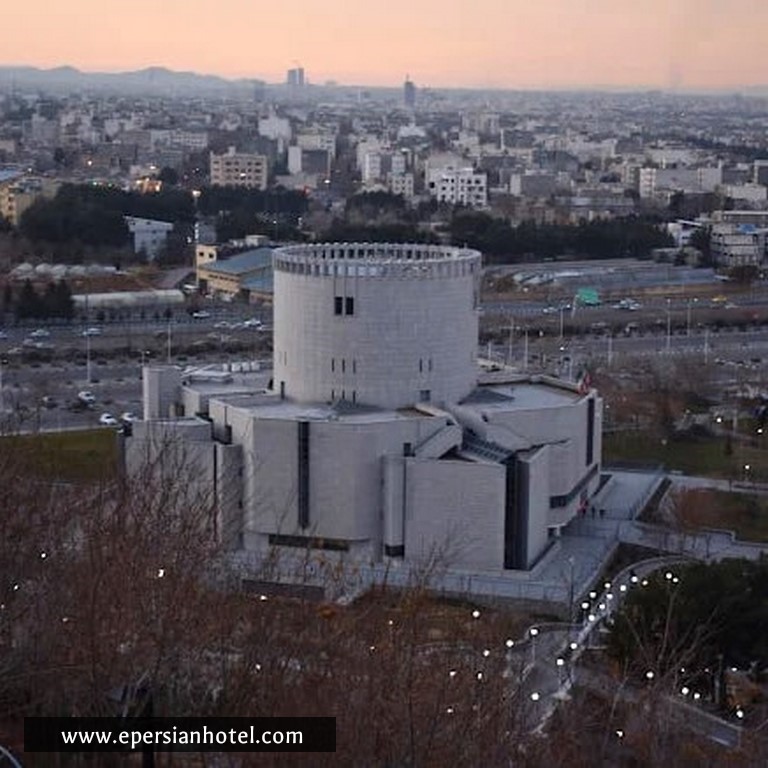 موزه های مشهد: سفر به عمق تاریخ، هنر و فرهنگ